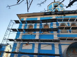 В храме продолжаются восстановительные работы.